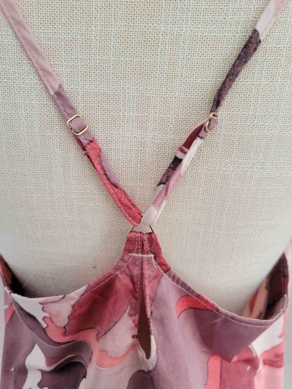 NWOT Pattern Tank - Picture 4 of 8